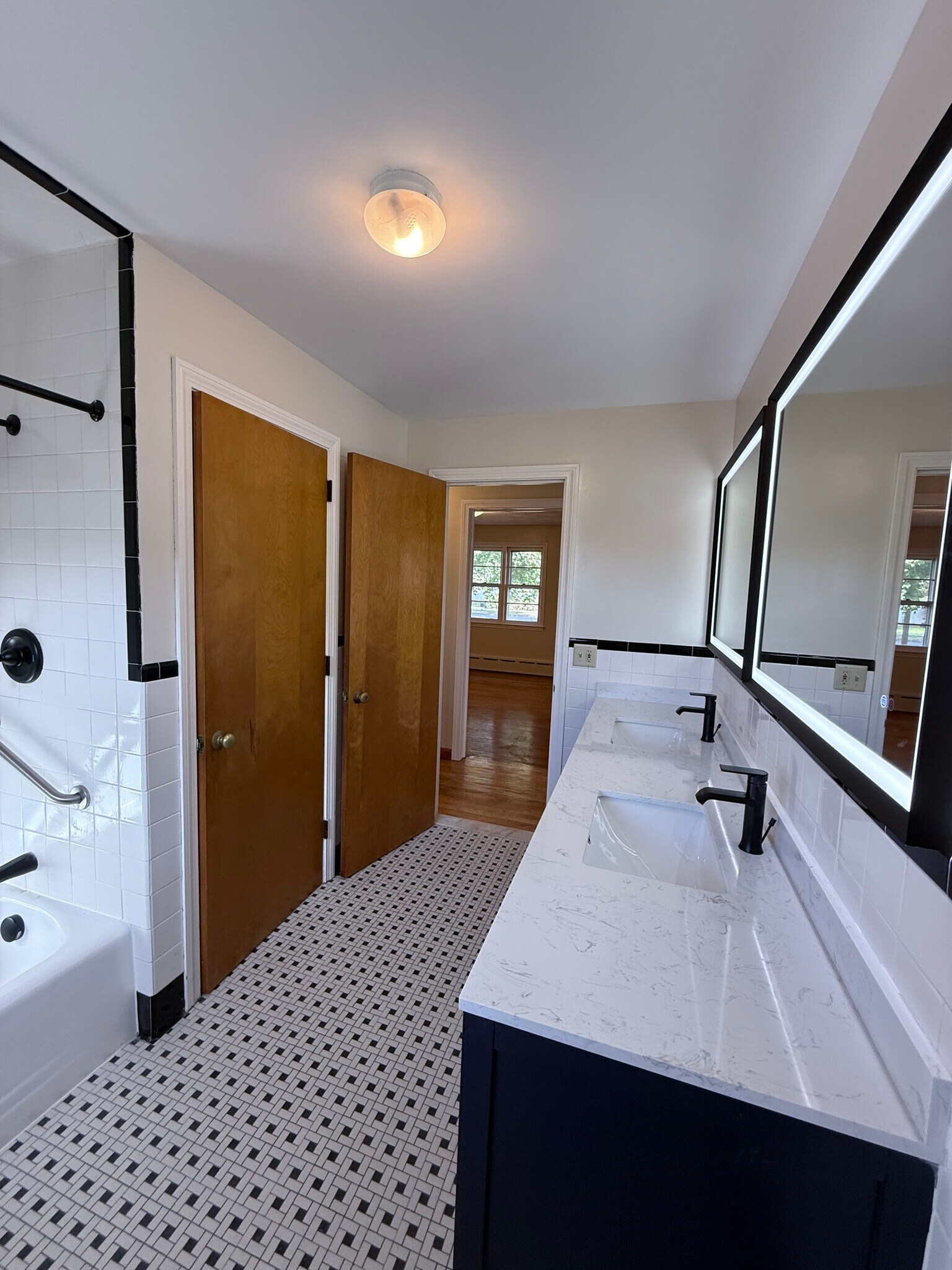 Building Photo - 42 Suffield St