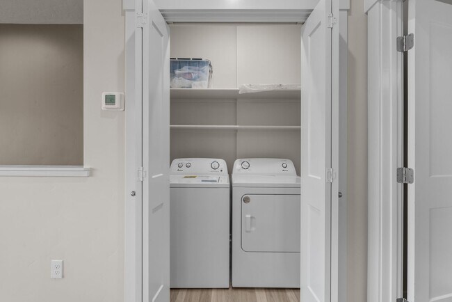 Building Photo - 2213 S Federal Way