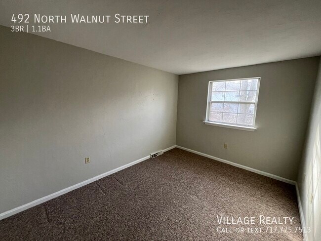 Building Photo - 492 N Walnut St