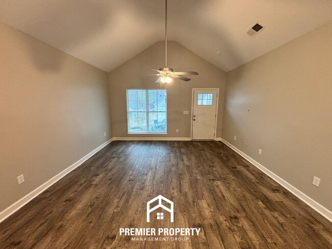 Building Photo - Charming 3BR Home with Vaulted Ceilings, Stainless Steel Kitchen & Fenced Yard in Odenville