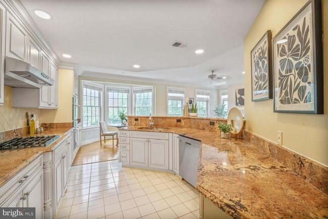 Building Photo - 2053 Mayfair McLean Ct