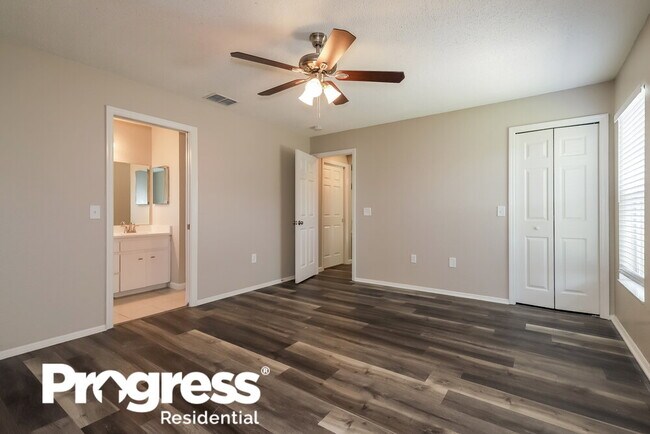 Building Photo - 3180 Thoroughbred Loop N