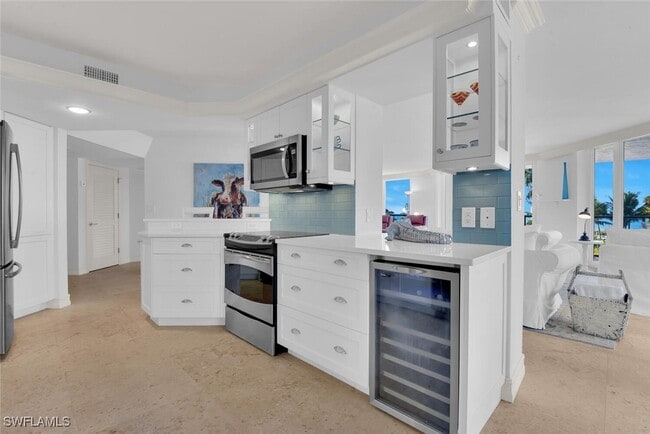 Building Photo - 4901 Gulf Shore Blvd N