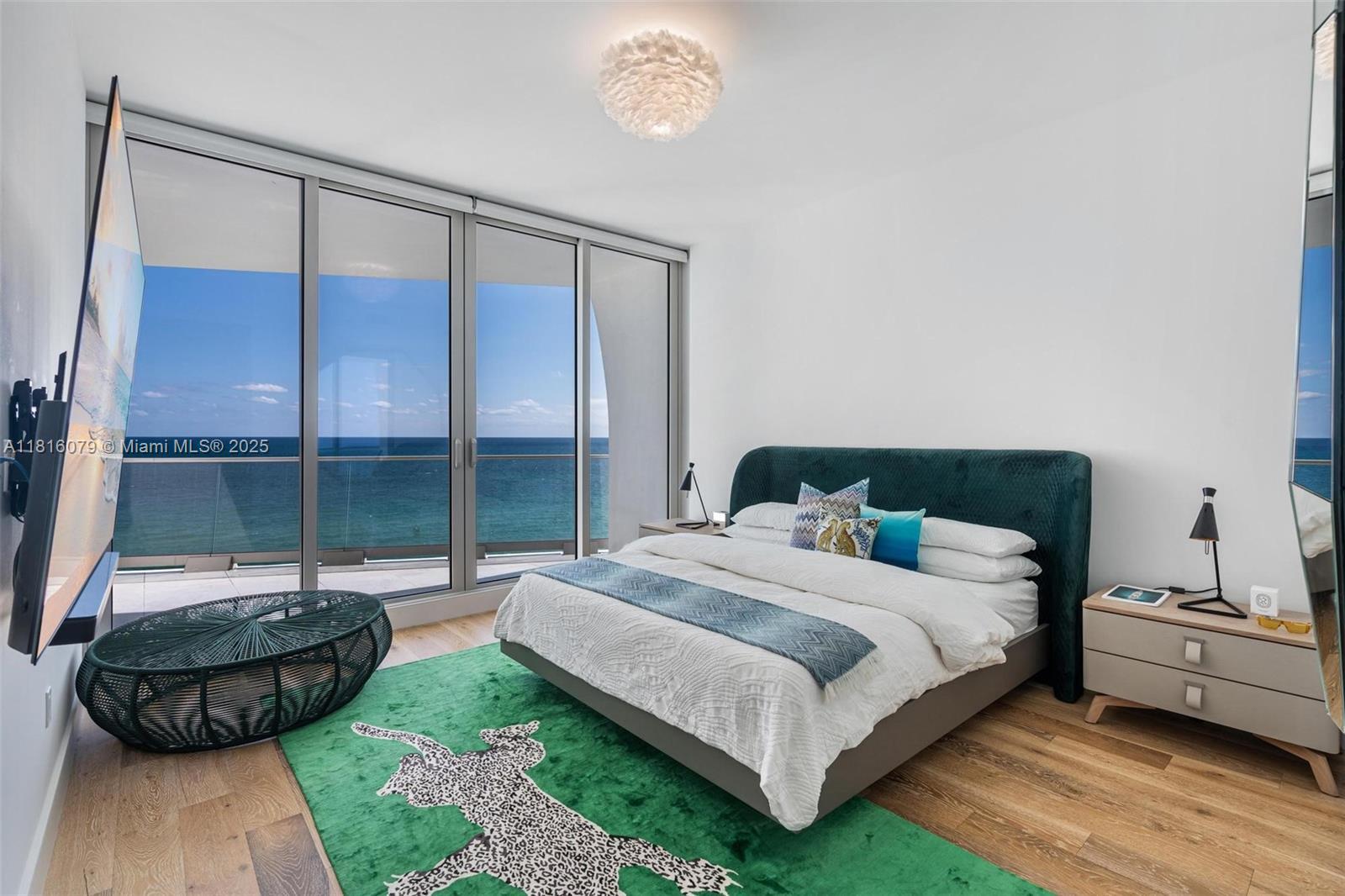Building Photo - 16901 Collins Ave