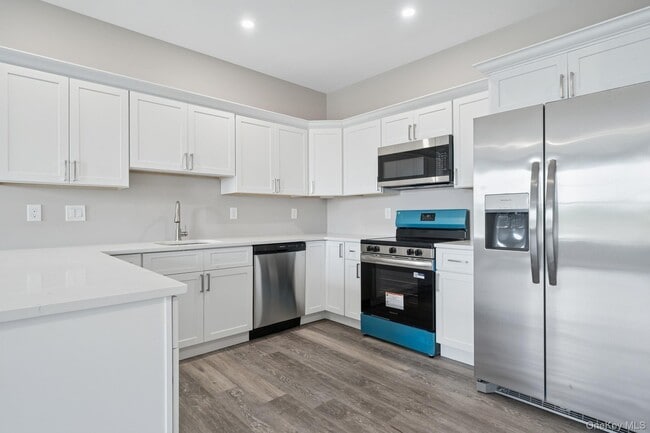 Building Photo - 153 Greenwich Ave