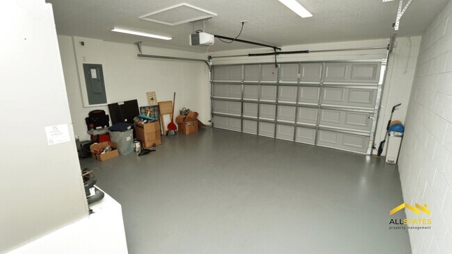 Building Photo - 17029 SW 30th Avenue Rd
