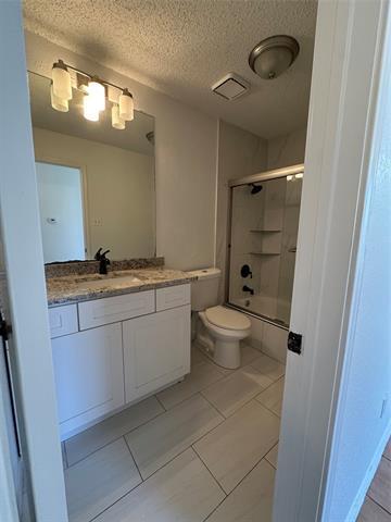 Building Photo - 2006 Oakglen Dr