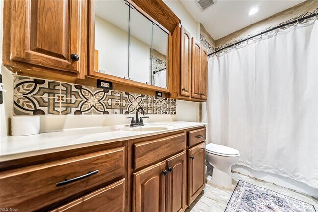 Building Photo - 1478 Winchester Ave