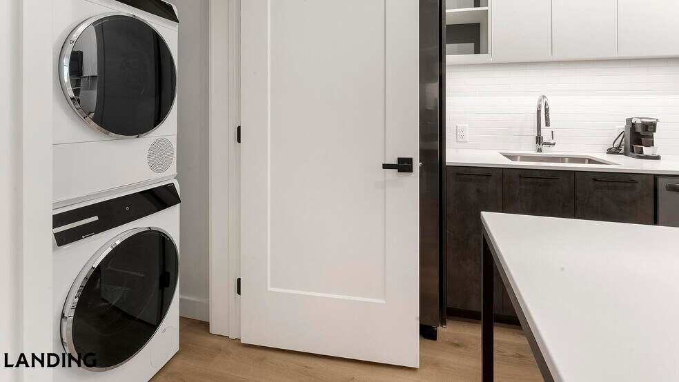 Building Photo - 632 Howard Rd SE