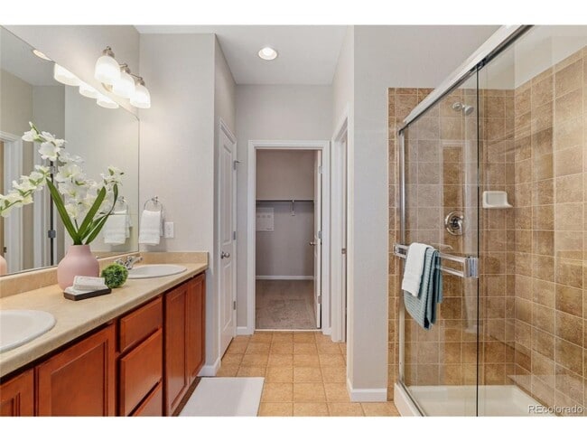 Building Photo - Charming 3BR Townhome in Golden
