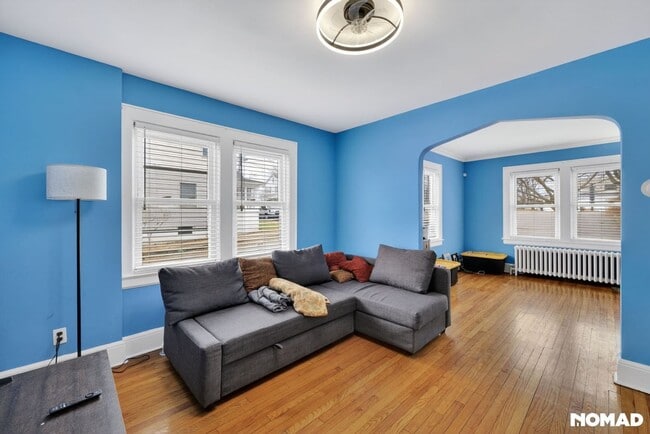 Building Photo - 96 Kenwood Ave