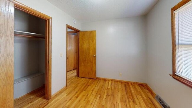 Building Photo - 1727 Assumption Dr
