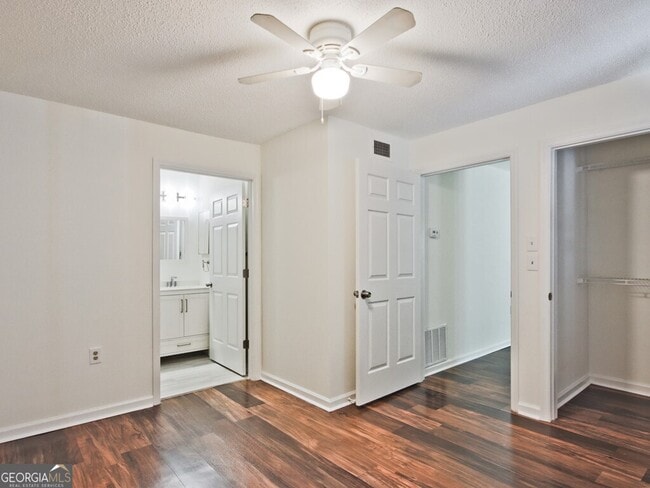 Building Photo - 632 Granville Ct