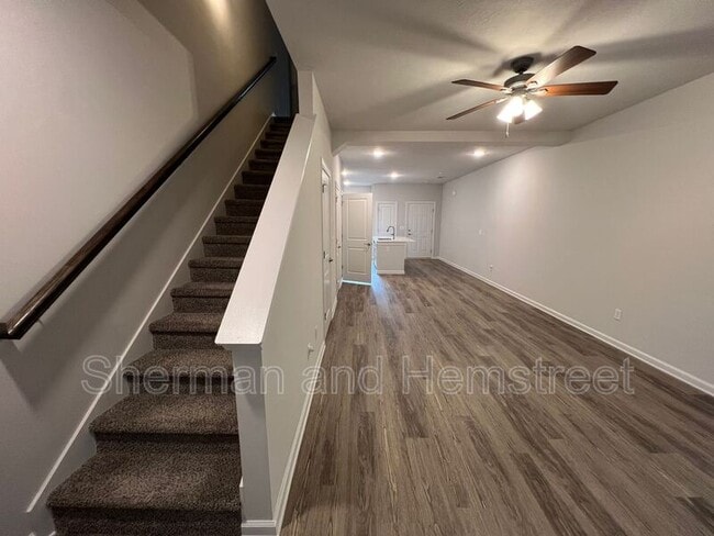 Building Photo - 5014 Mimosa Dr
