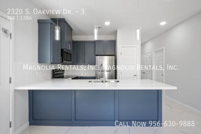 Building Photo - 2320 S Oakview Dr