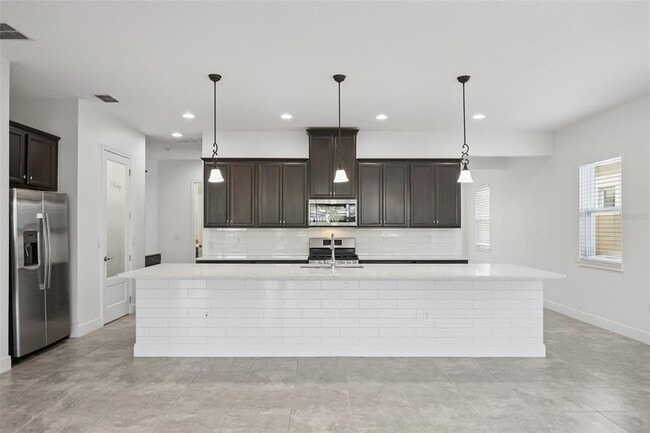 Building Photo - 5013 E Fountainwood Dr