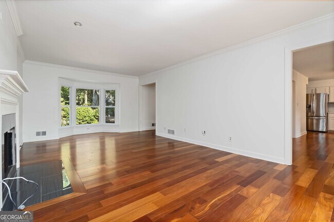 Building Photo - 2308 Defoors Ferry Rd NW