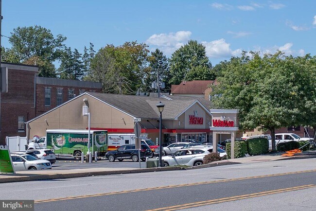 Building Photo - 1 S Valley Rd
