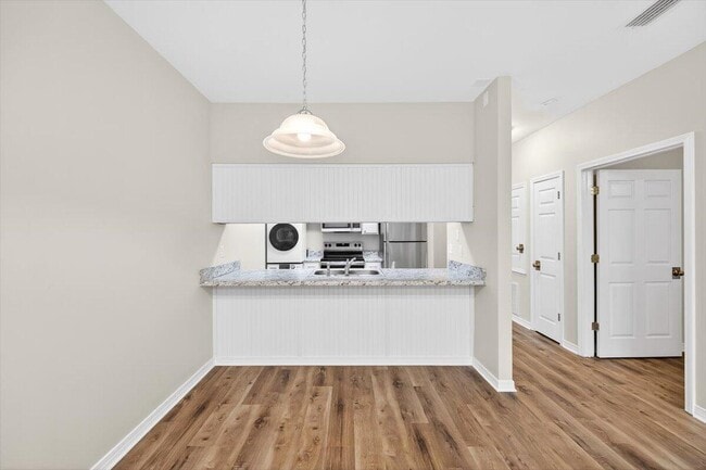 Building Photo - 1940 Bluewater Blvd