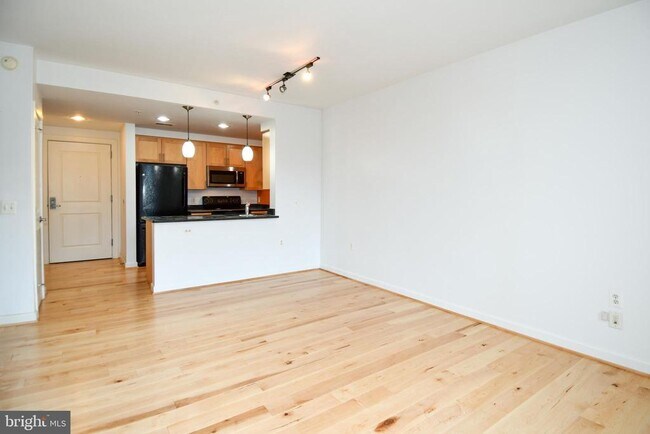 Building Photo - 2001 15th St N