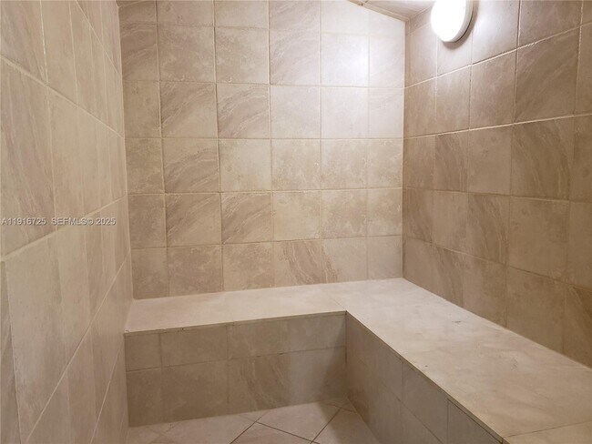 Building Photo - 2030 S Ocean Dr