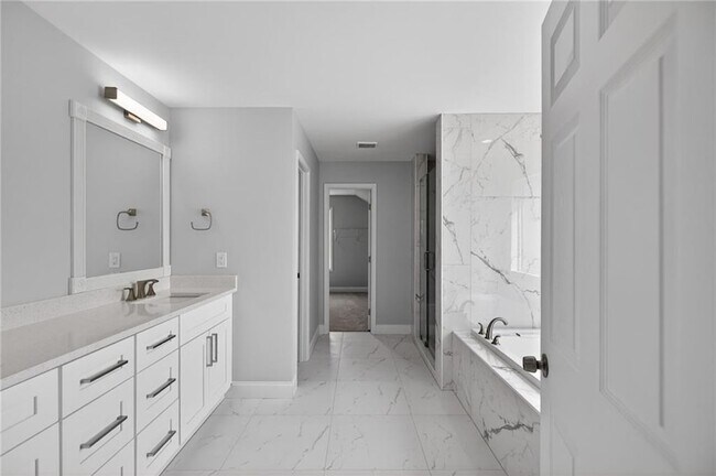 Building Photo - 1226 Bloomsbury Ln
