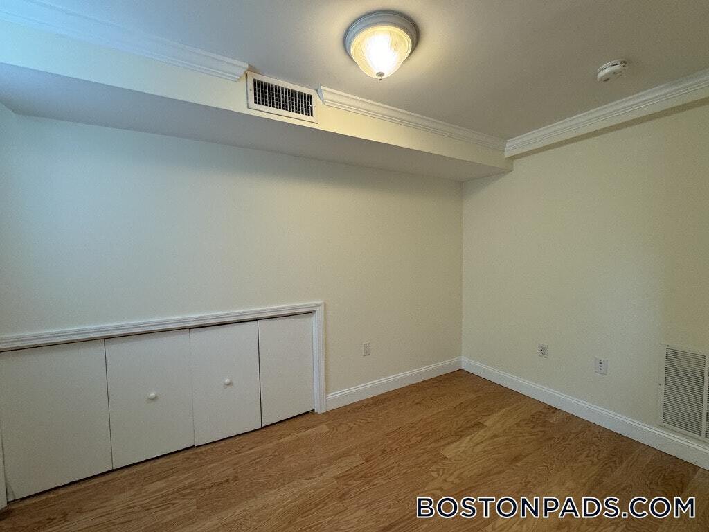 Building Photo - 3 Langdon St