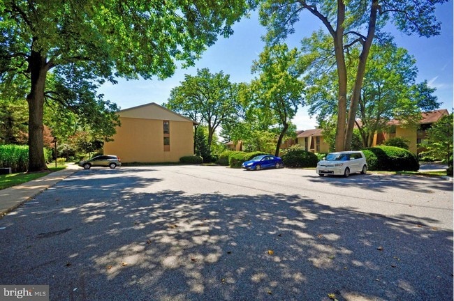 Building Photo - 5 Cross Keys Rd