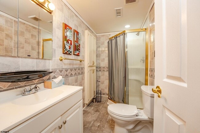 Building Photo - 254 Vail Ct