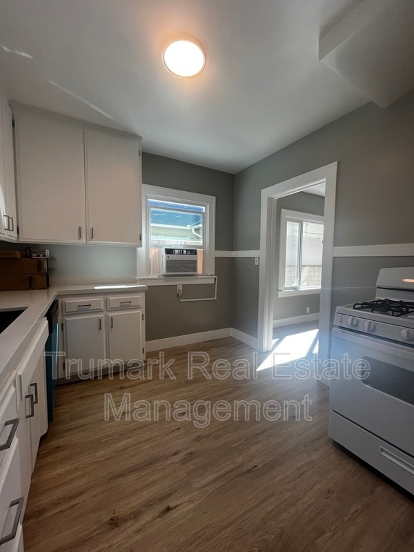 Building Photo - 1349 Elizabeth St