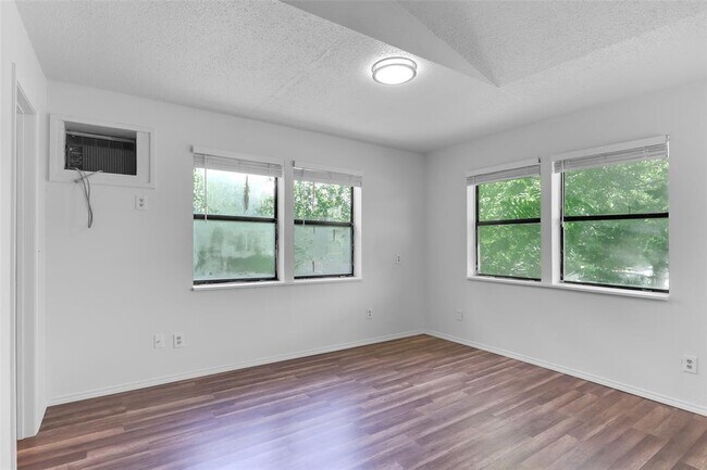 Building Photo - 2509 Sumac Ln