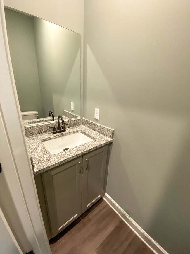 Building Photo - 3 bedroom, 2.5 bath, Built in 2022, close ...