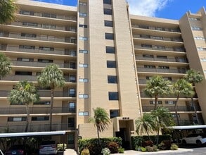 Building Photo - 2618 Cove Cay Dr