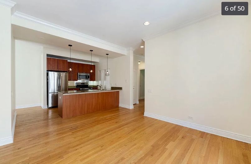 Building Photo - 2555 N Clark St