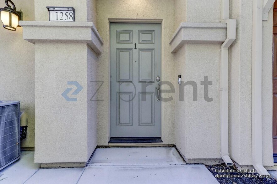 Building Photo - 1258 Detroit Ave