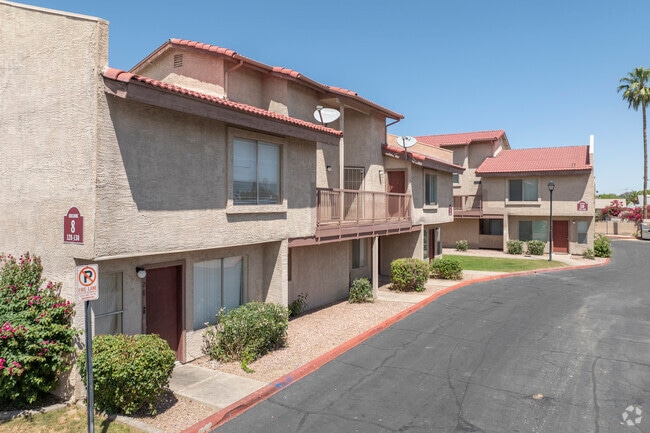 Building Photo - Orangewood Grove