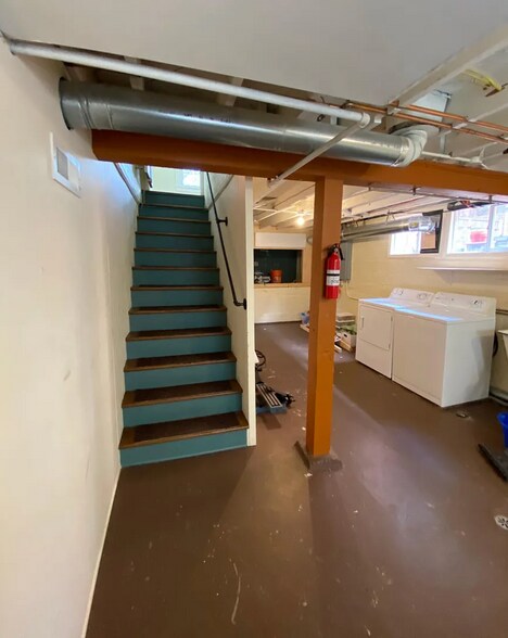 Access to basement - 7955 SE Milwaukie Ave