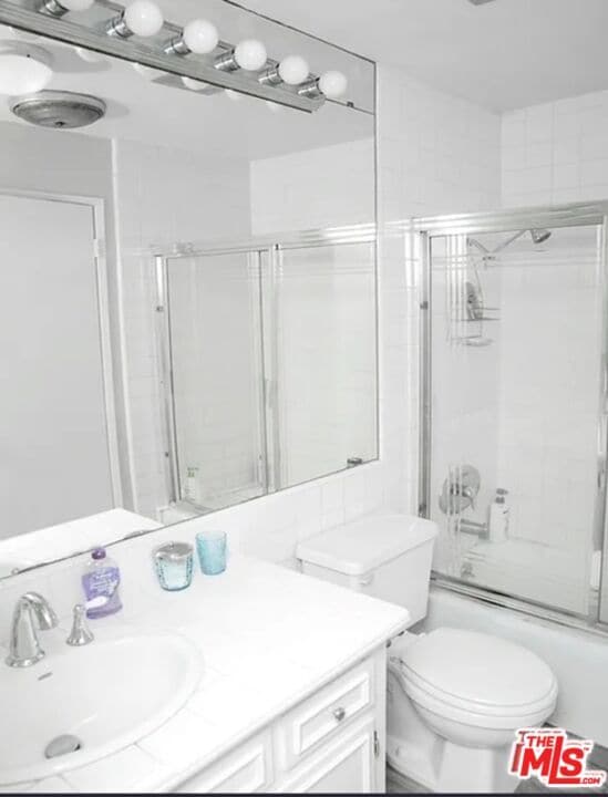 Building Photo - 6400 Pacific Ave