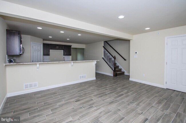 Building Photo - 504 Arietta Ct