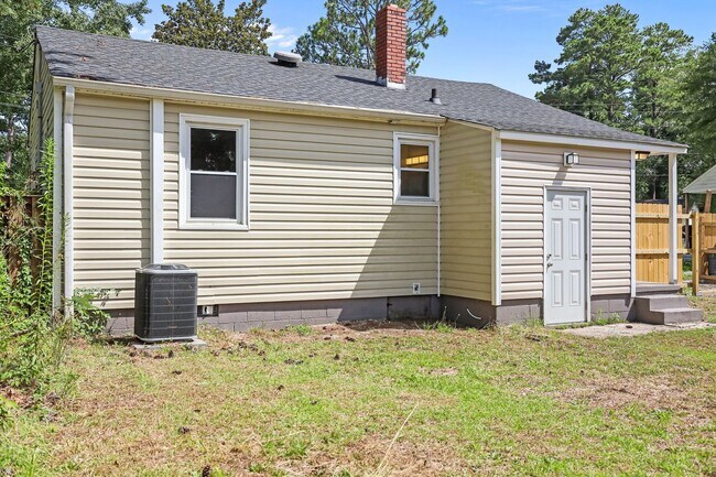 Building Photo - 103 Robin Rd