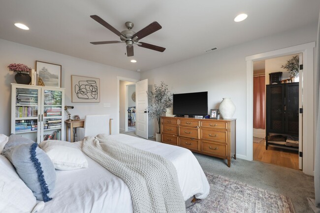 Building Photo - Spacious & Stylish 4-Bedroom A/C Townhome!