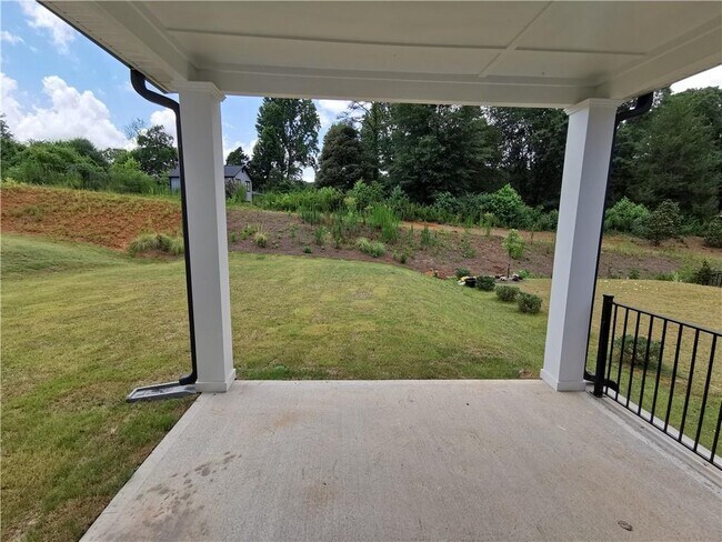 Building Photo - 5814 Un Grv Dr
