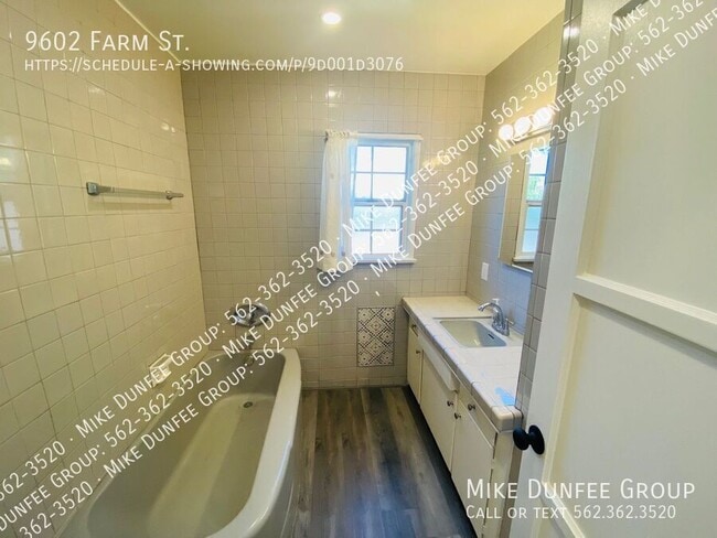 Building Photo - 9602 Farm St