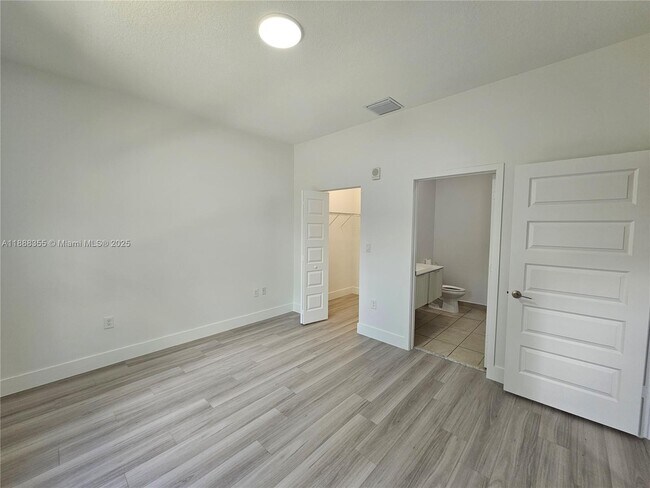 Building Photo - 7831 NW 104th Ave