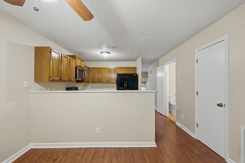 Building Photo - 10 Hartford Ct