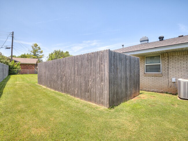 Building Photo - 6721 St Mary's Cir