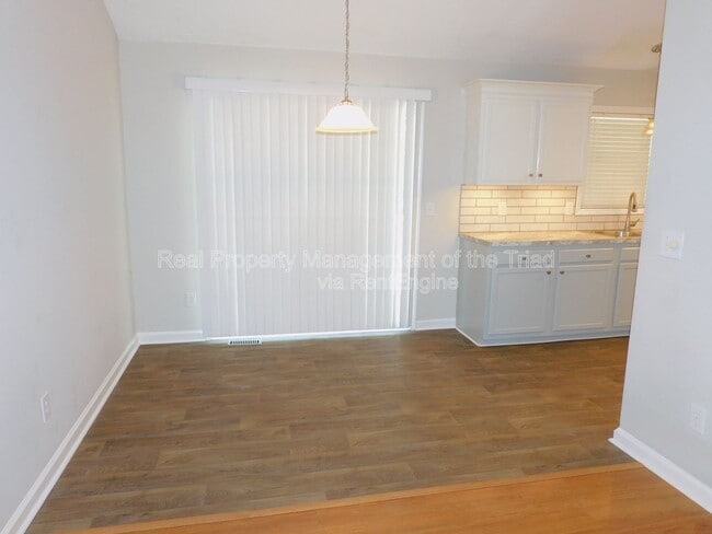 Building Photo - 2988 Butterwood Dr
