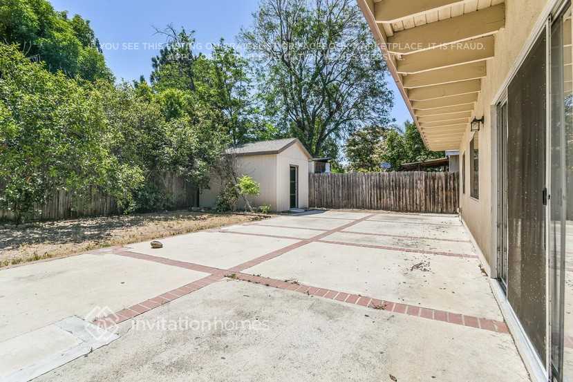 Building Photo - 7318 Zelzah Ave