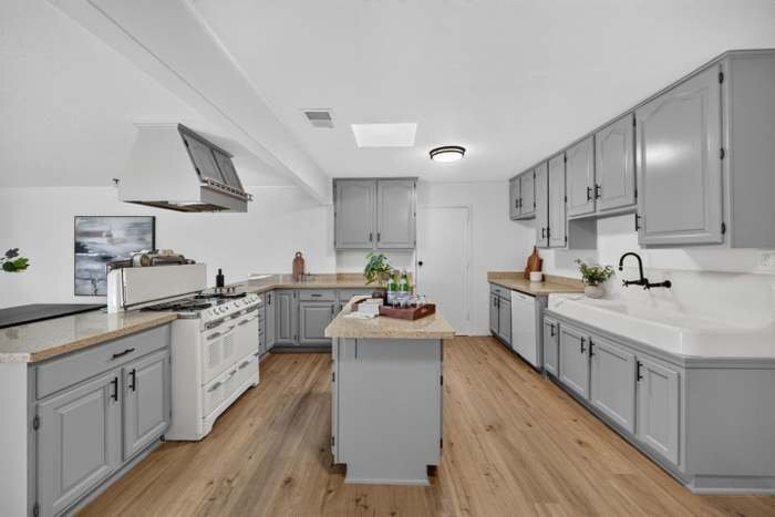 Building Photo - 333 Madrone St