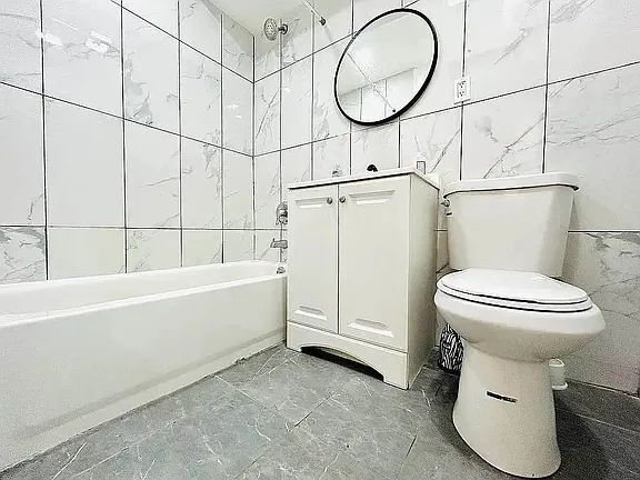 Building Photo - Spacious 2 Bedroom 2Bath